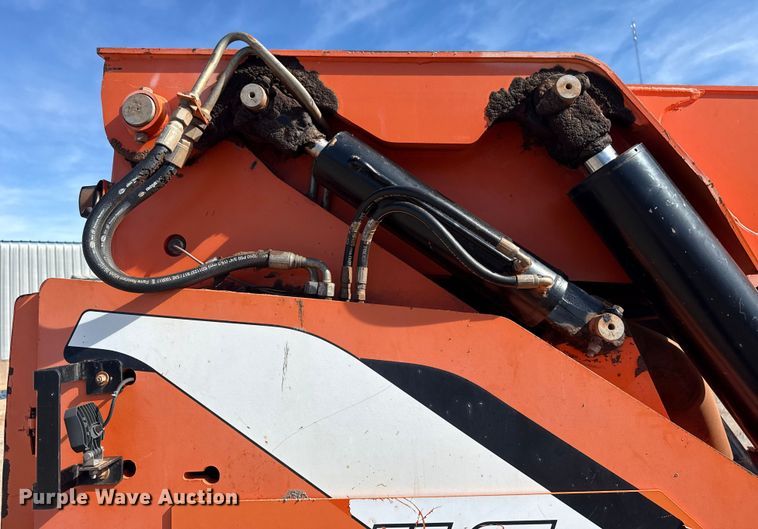 image for item DQ4260 2014 JLG Skytrak 10042 telehandler