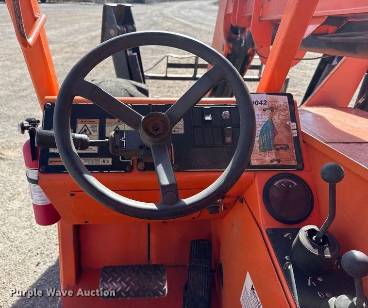 image for item DQ4260 2014 JLG Skytrak 10042 telehandler
