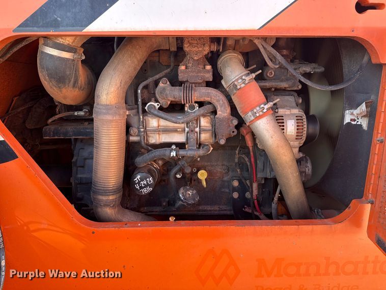 image for item DQ4260 2014 JLG Skytrak 10042 telehandler