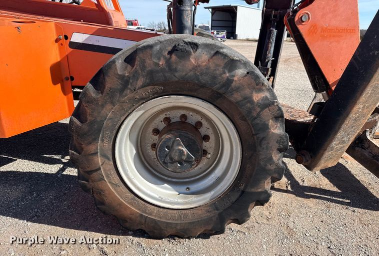 image for item DQ4260 2014 JLG Skytrak 10042 telehandler