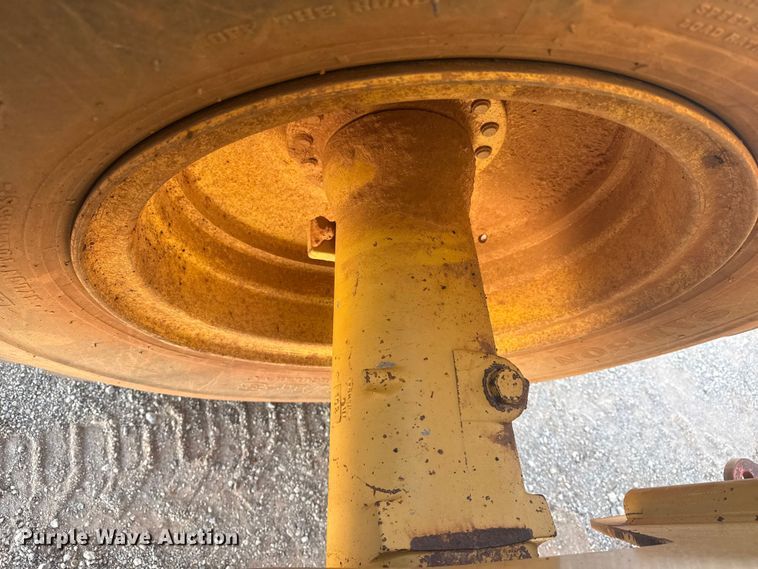 image for item DQ4262 1998 Caterpillar IT28G wheel loader