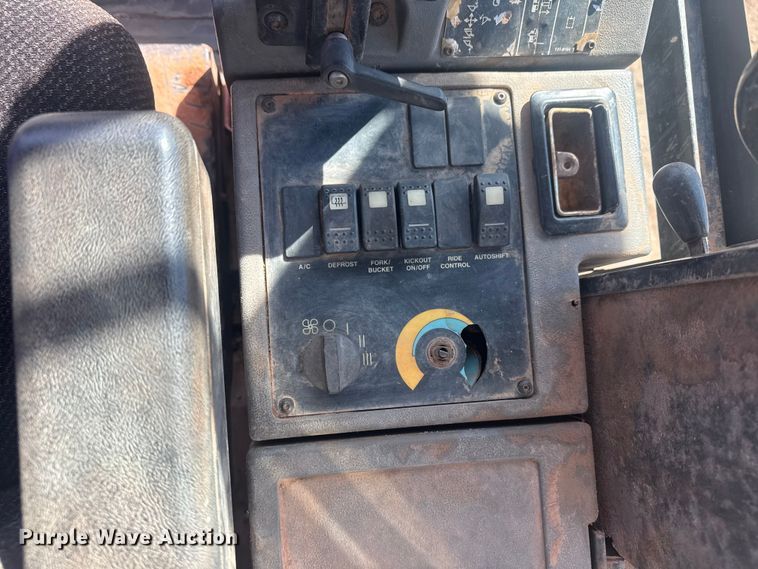 image for item DQ4262 1998 Caterpillar IT28G wheel loader