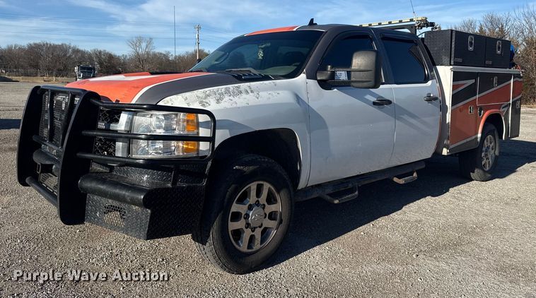 image for item DQ4264 2012 Chevrolet Silverado 3500 Crew Cab utility bed pickup truck