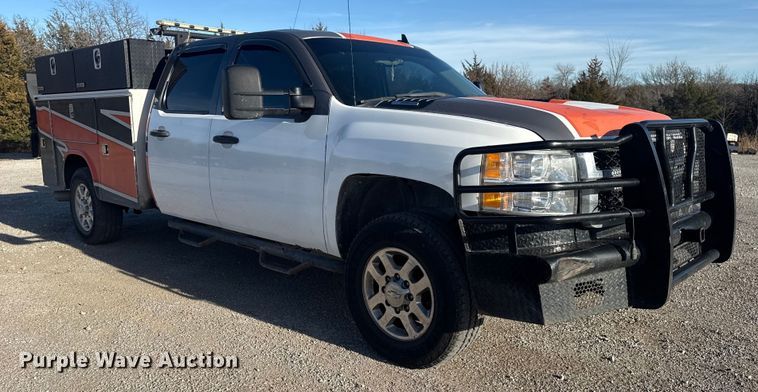 image for item DQ4264 2012 Chevrolet Silverado 3500 Crew Cab utility bed pickup truck