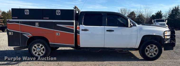 image for item DQ4264 2012 Chevrolet Silverado 3500 Crew Cab utility bed pickup truck