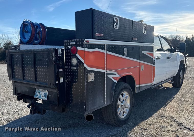 image for item DQ4264 2012 Chevrolet Silverado 3500 Crew Cab utility bed pickup truck
