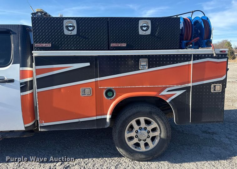 image for item DQ4264 2012 Chevrolet Silverado 3500 Crew Cab utility bed pickup truck