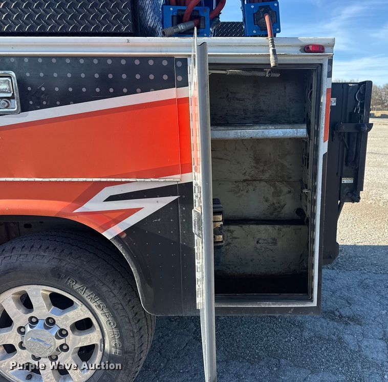 image for item DQ4264 2012 Chevrolet Silverado 3500 Crew Cab utility bed pickup truck