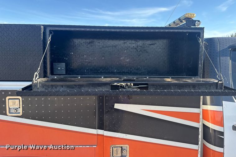 image for item DQ4264 2012 Chevrolet Silverado 3500 Crew Cab utility bed pickup truck