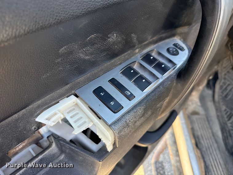 image for item DQ4264 2012 Chevrolet Silverado 3500 Crew Cab utility bed pickup truck