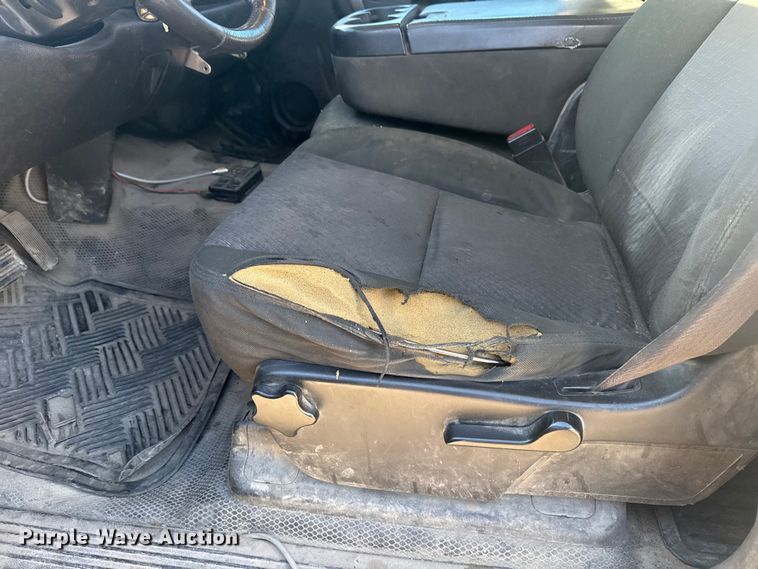 image for item DQ4264 2012 Chevrolet Silverado 3500 Crew Cab utility bed pickup truck