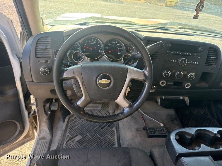 image for item DQ4264 2012 Chevrolet Silverado 3500 Crew Cab utility bed pickup truck