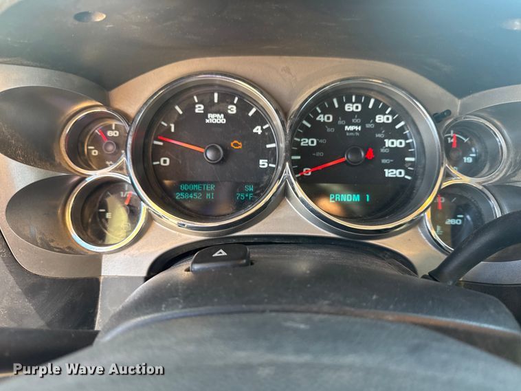 image for item DQ4264 2012 Chevrolet Silverado 3500 Crew Cab utility bed pickup truck