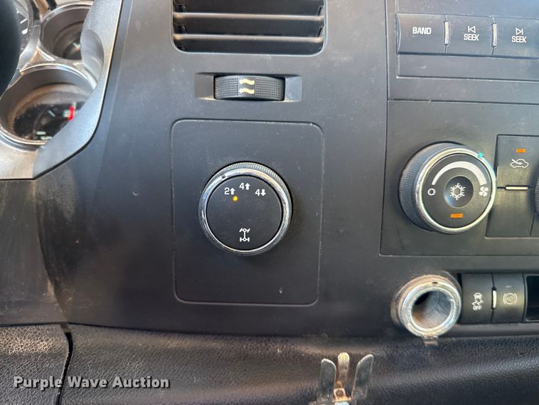 image for item DQ4264 2012 Chevrolet Silverado 3500 Crew Cab utility bed pickup truck