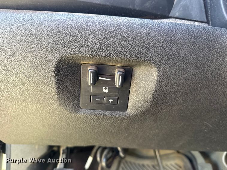 image for item DQ4264 2012 Chevrolet Silverado 3500 Crew Cab utility bed pickup truck