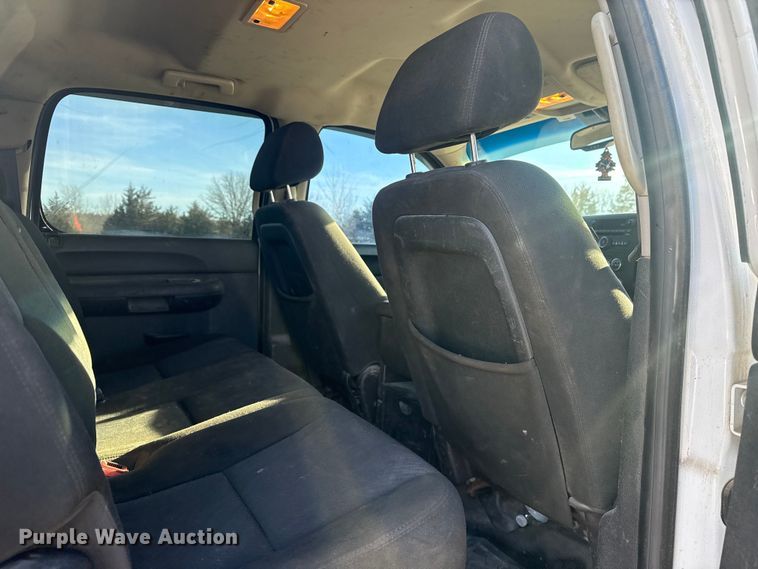 image for item DQ4264 2012 Chevrolet Silverado 3500 Crew Cab utility bed pickup truck