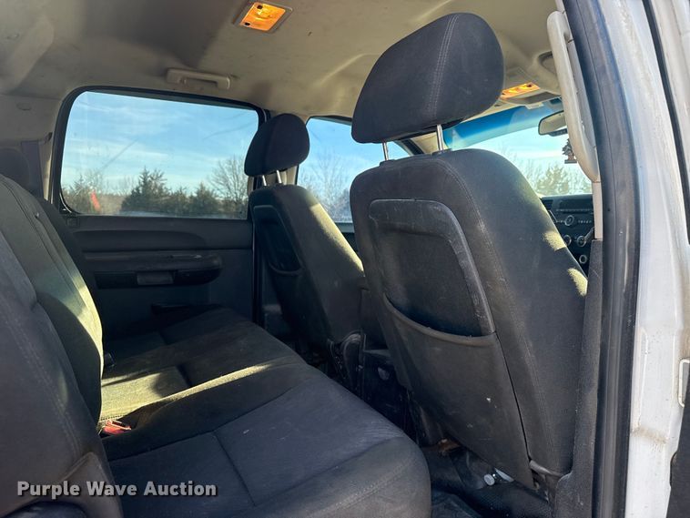 image for item DQ4264 2012 Chevrolet Silverado 3500 Crew Cab utility bed pickup truck