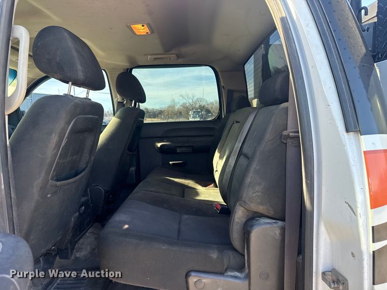 image for item DQ4264 2012 Chevrolet Silverado 3500 Crew Cab utility bed pickup truck