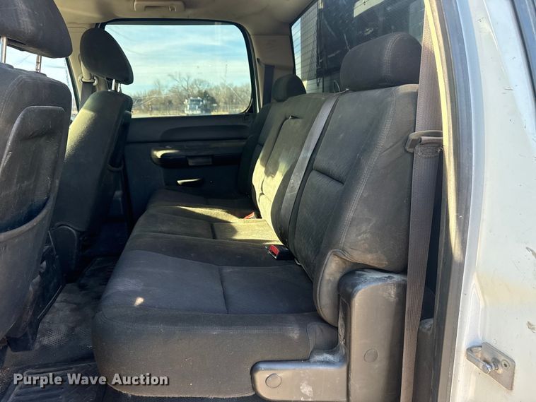 image for item DQ4264 2012 Chevrolet Silverado 3500 Crew Cab utility bed pickup truck