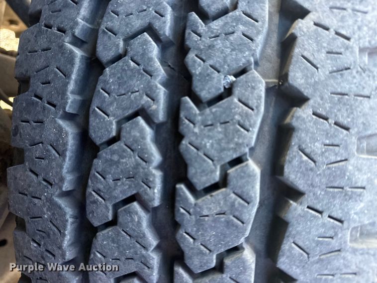 image for item DQ4264 2012 Chevrolet Silverado 3500 Crew Cab utility bed pickup truck