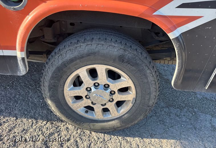 image for item DQ4264 2012 Chevrolet Silverado 3500 Crew Cab utility bed pickup truck