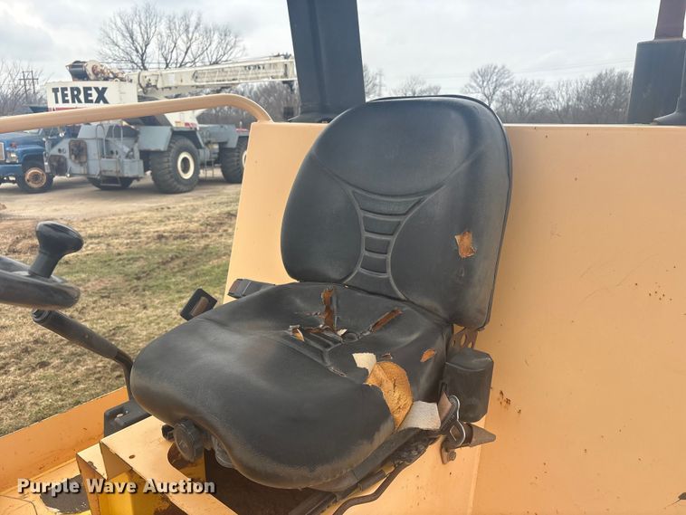 image for item DQ4266 2004 Dynapac CA250PD Single Drum Vibratory Roller