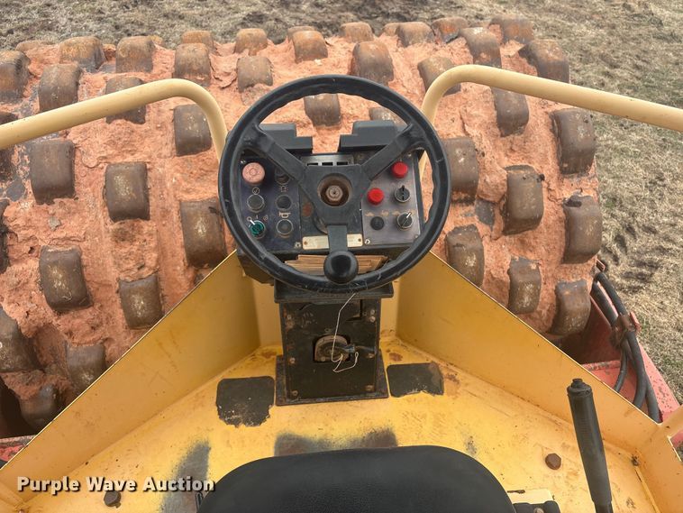 image for item DQ4266 2004 Dynapac CA250PD Single Drum Vibratory Roller