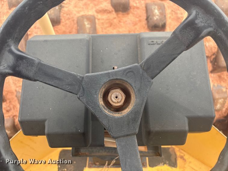 image for item DQ4266 2004 Dynapac CA250PD Single Drum Vibratory Roller