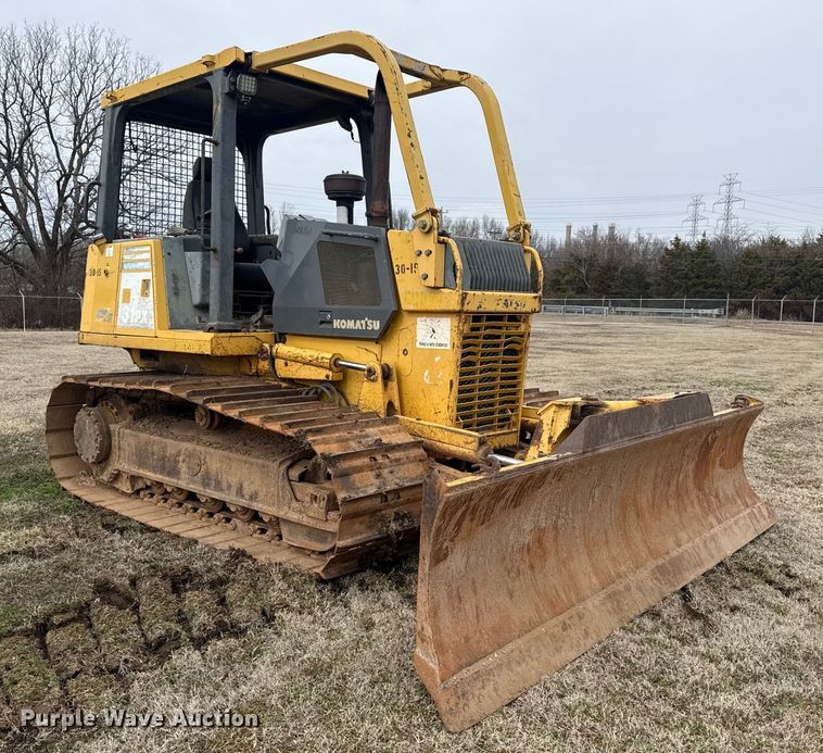 image for item DQ4268 2002 Komatsu 31PX-21 dozer