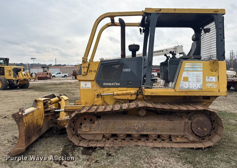 image for item DQ4268 2002 Komatsu 31PX-21 dozer