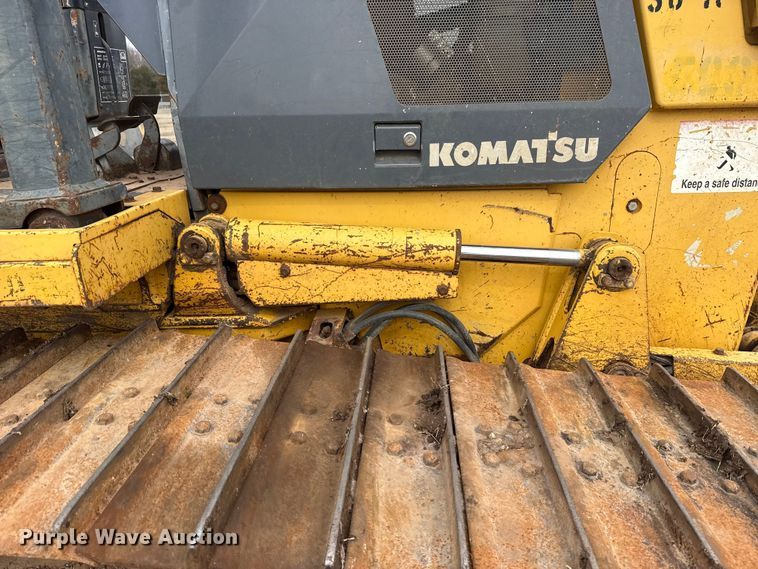 image for item DQ4268 2002 Komatsu 31PX-21 dozer