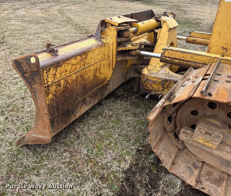 image for item DQ4268 2002 Komatsu 31PX-21 dozer