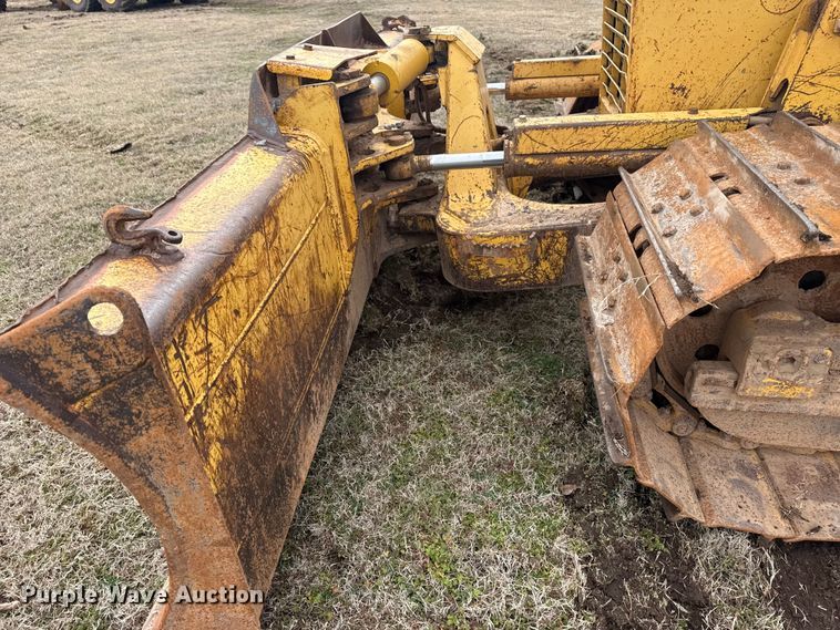 image for item DQ4268 2002 Komatsu 31PX-21 dozer