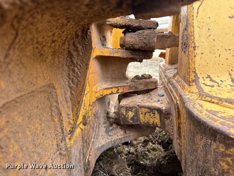 image for item DQ4268 2002 Komatsu 31PX-21 dozer