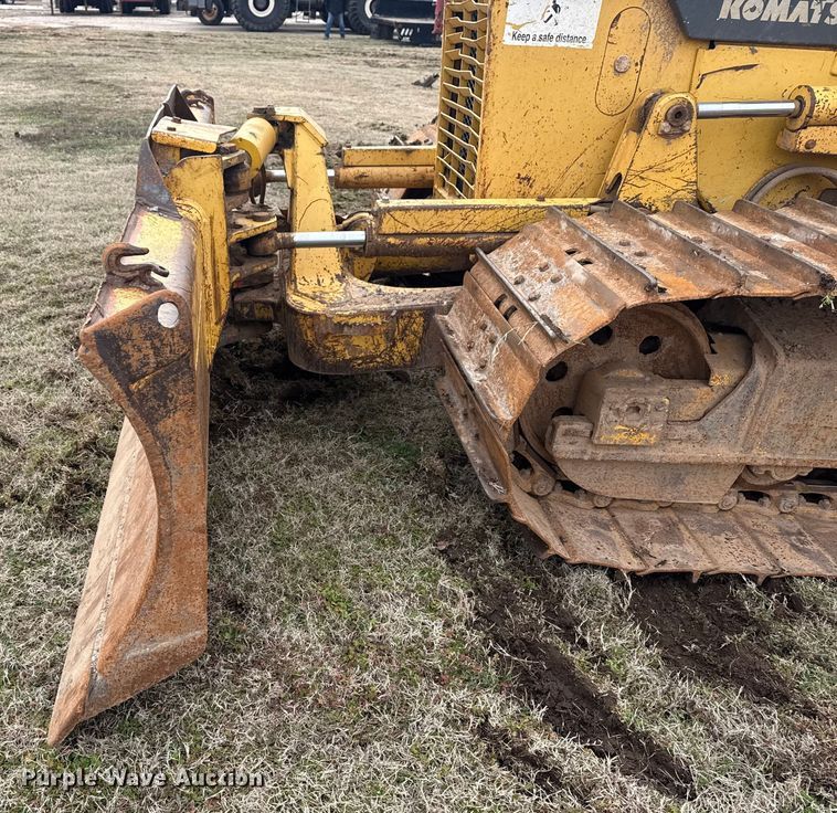 image for item DQ4268 2002 Komatsu 31PX-21 dozer