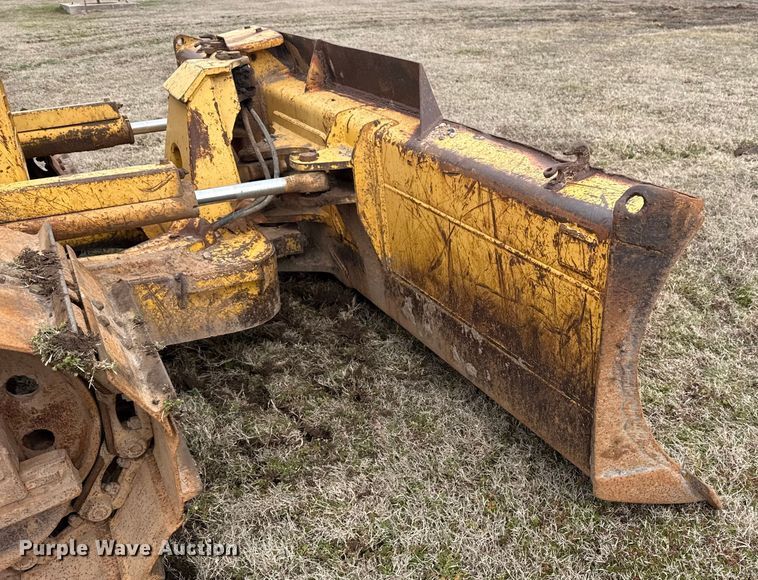 image for item DQ4268 2002 Komatsu 31PX-21 dozer