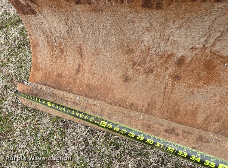 image for item DQ4268 2002 Komatsu 31PX-21 dozer