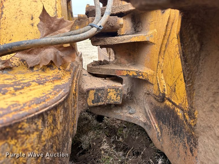 image for item DQ4268 2002 Komatsu 31PX-21 dozer