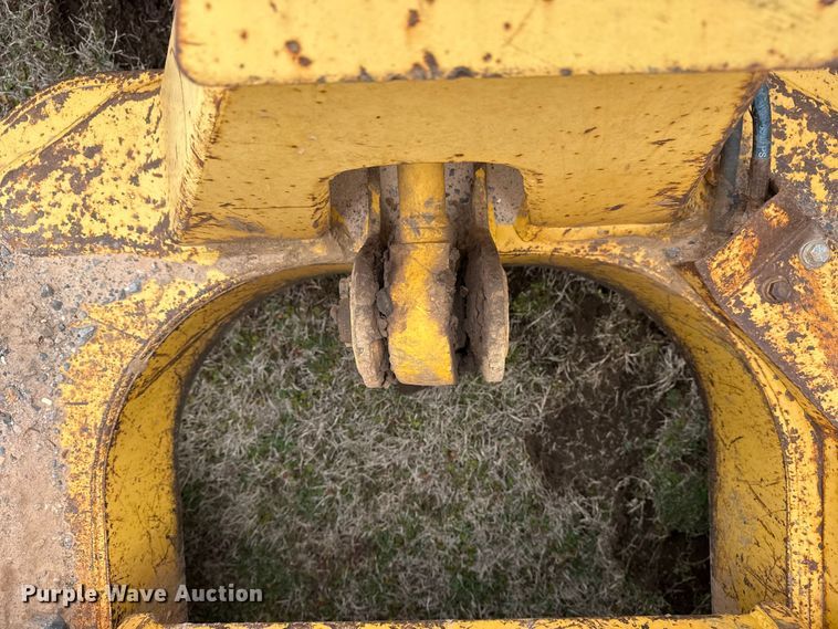 image for item DQ4268 2002 Komatsu 31PX-21 dozer