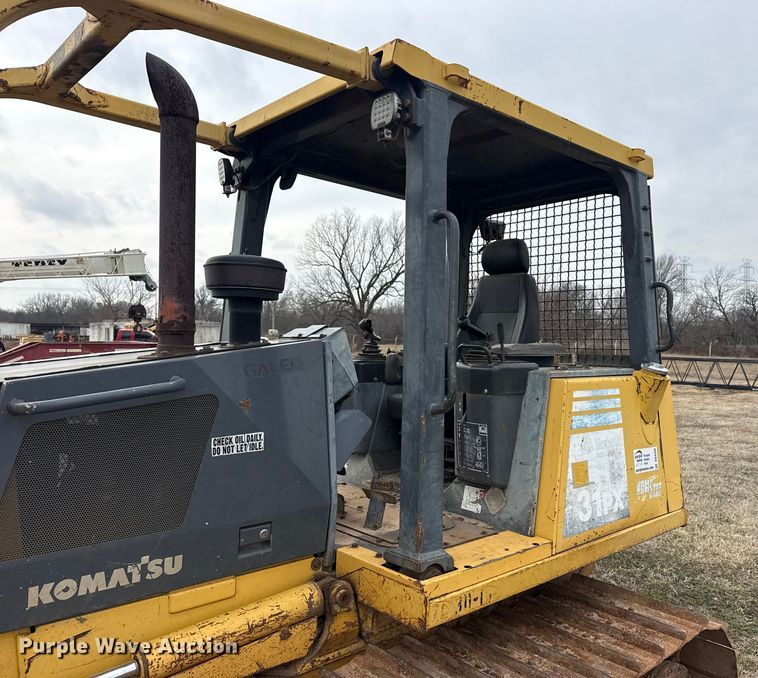 image for item DQ4268 2002 Komatsu 31PX-21 dozer