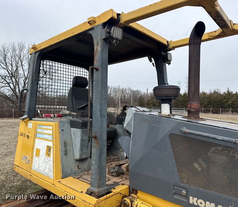 image for item DQ4268 2002 Komatsu 31PX-21 dozer