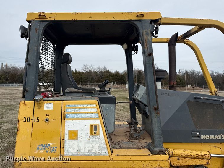 image for item DQ4268 2002 Komatsu 31PX-21 dozer