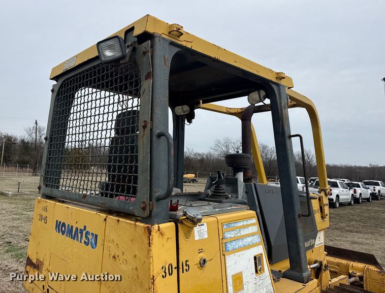 image for item DQ4268 2002 Komatsu 31PX-21 dozer