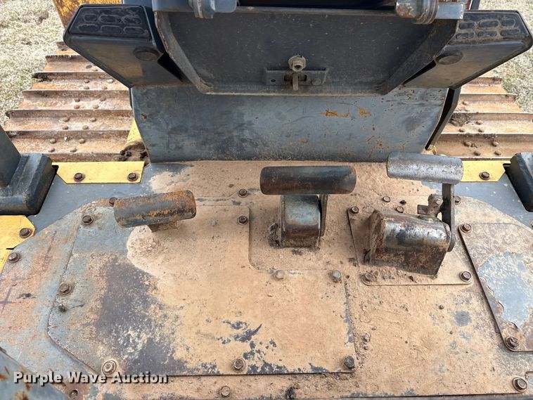 image for item DQ4268 2002 Komatsu 31PX-21 dozer