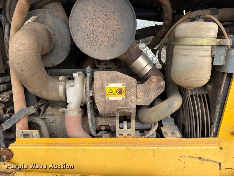 image for item DQ4268 2002 Komatsu 31PX-21 dozer