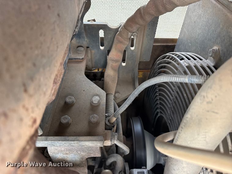 image for item DQ4268 2002 Komatsu 31PX-21 dozer