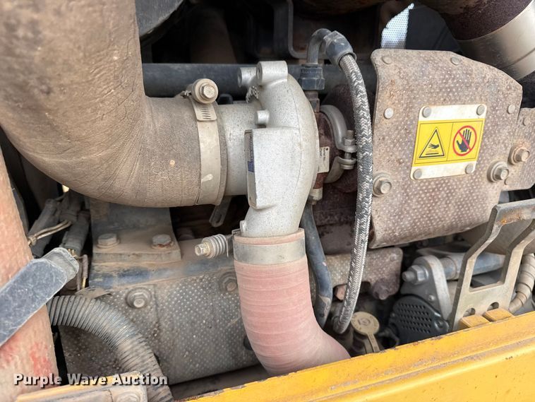 image for item DQ4268 2002 Komatsu 31PX-21 dozer