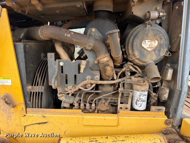 image for item DQ4268 2002 Komatsu 31PX-21 dozer