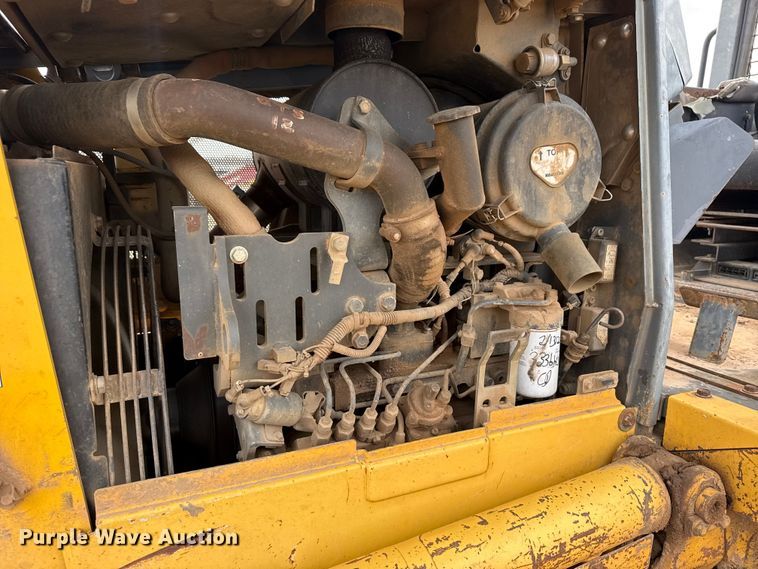 image for item DQ4268 2002 Komatsu 31PX-21 dozer