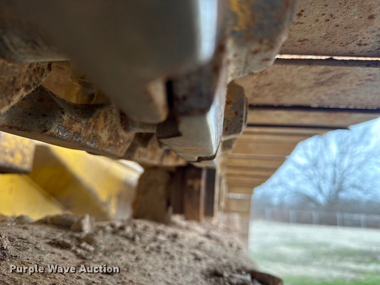 image for item DQ4268 2002 Komatsu 31PX-21 dozer